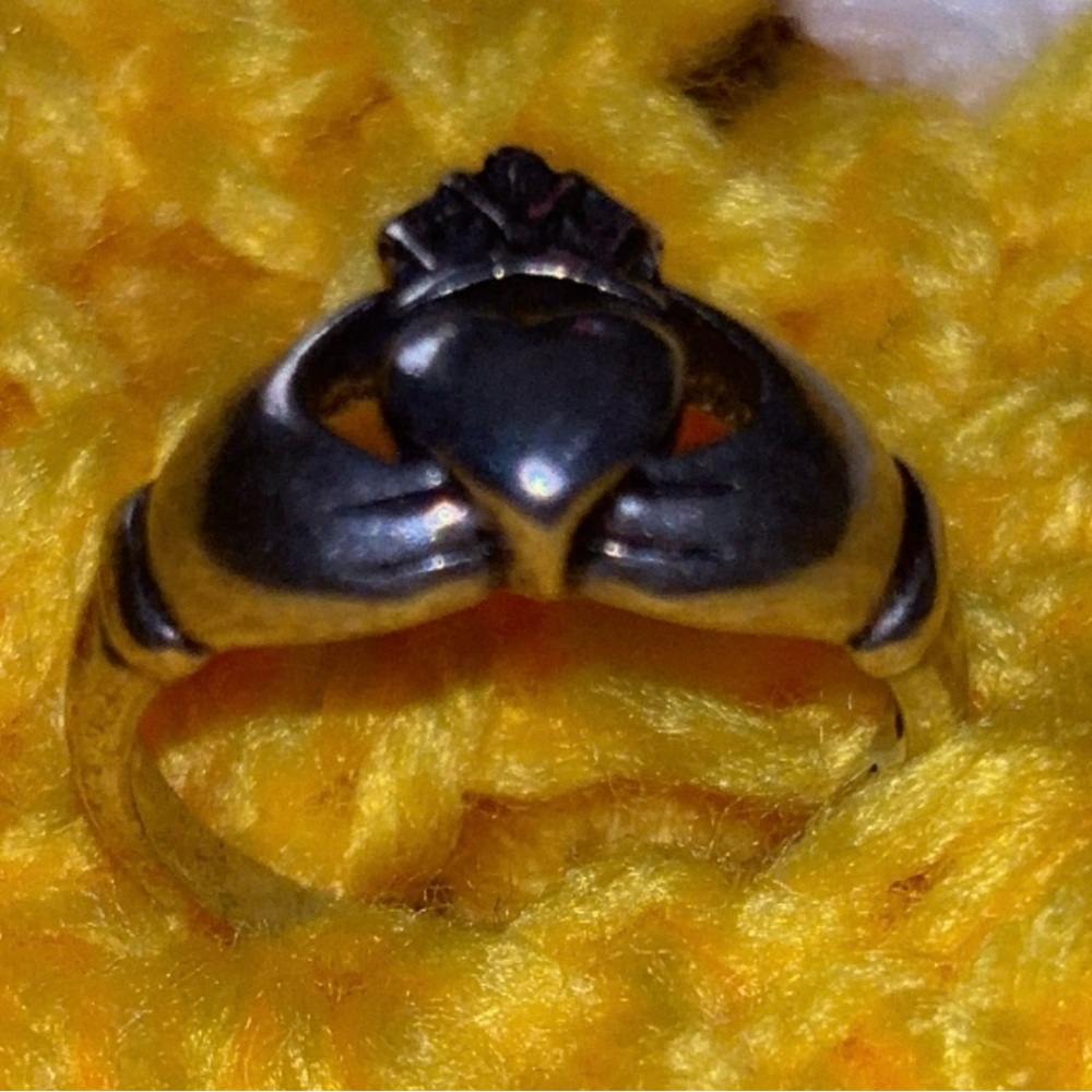 Ring - Picture 3 of 7